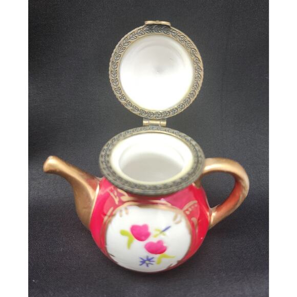 Miniature Teapot trinket box with cute flowers painted on front - Picture 8 of 11